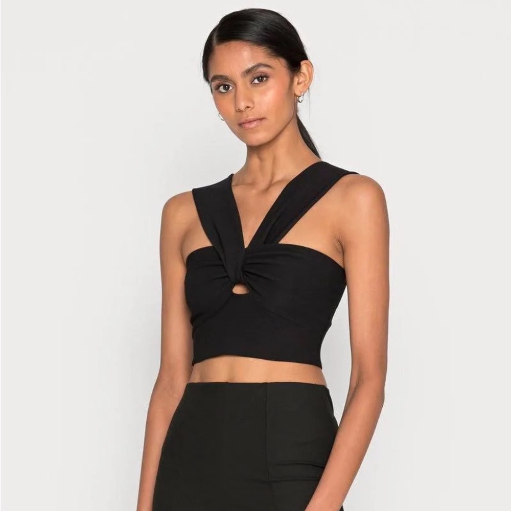 NWT Abercrombie & Fitch Black Twist Front Cutout Crop Top